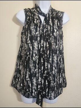 Pleione Black & White Sleeveless Tie-Neck Camisole